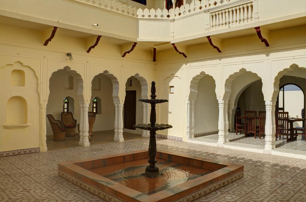 Amritara Surajgarh Fort Bagian luar foto