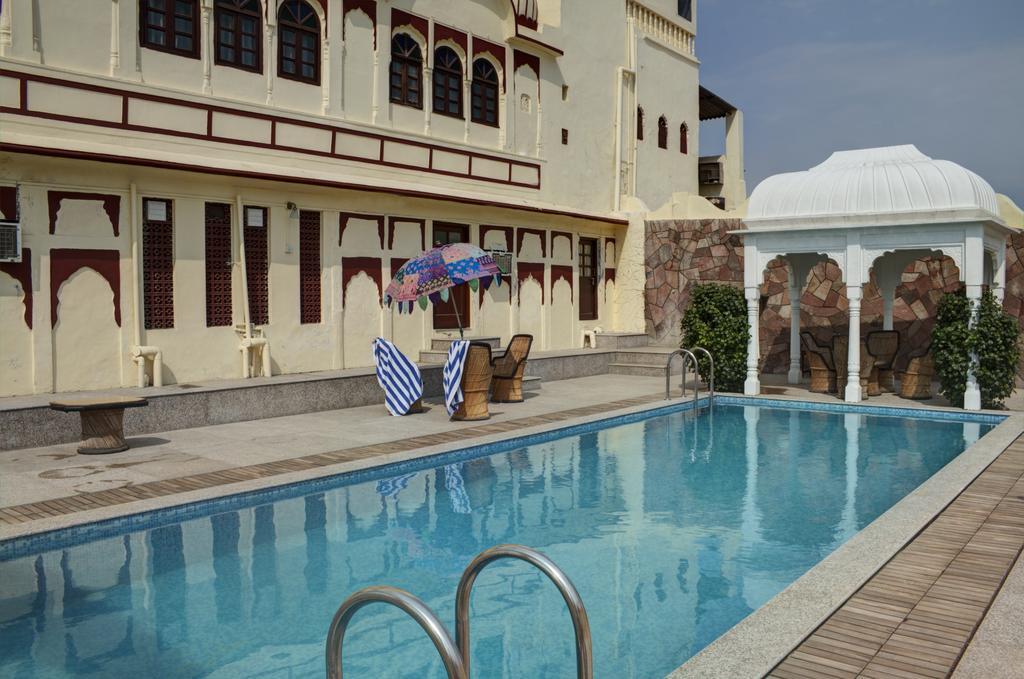 Amritara Surajgarh Fort Bagian luar foto