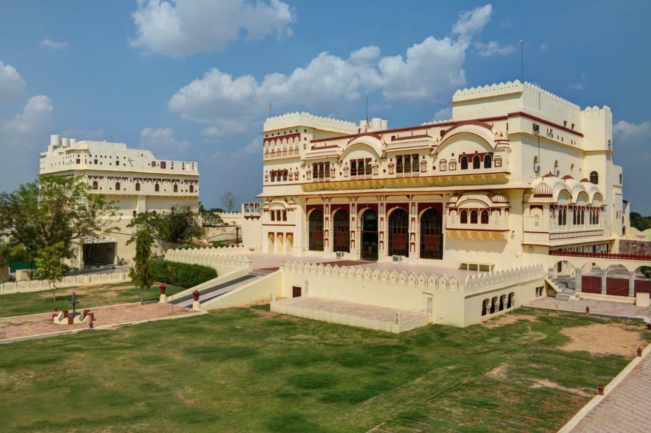 Amritara Surajgarh Fort Bagian luar foto