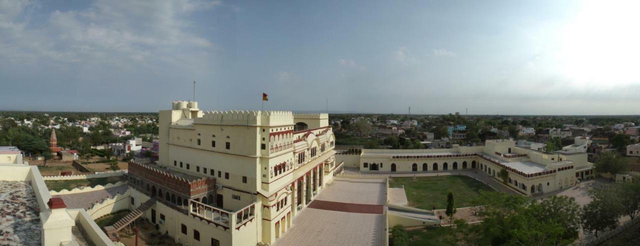 Amritara Surajgarh Fort Bagian luar foto